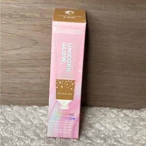 Unicorn Glow Hydrating Foundation 10 Pecan